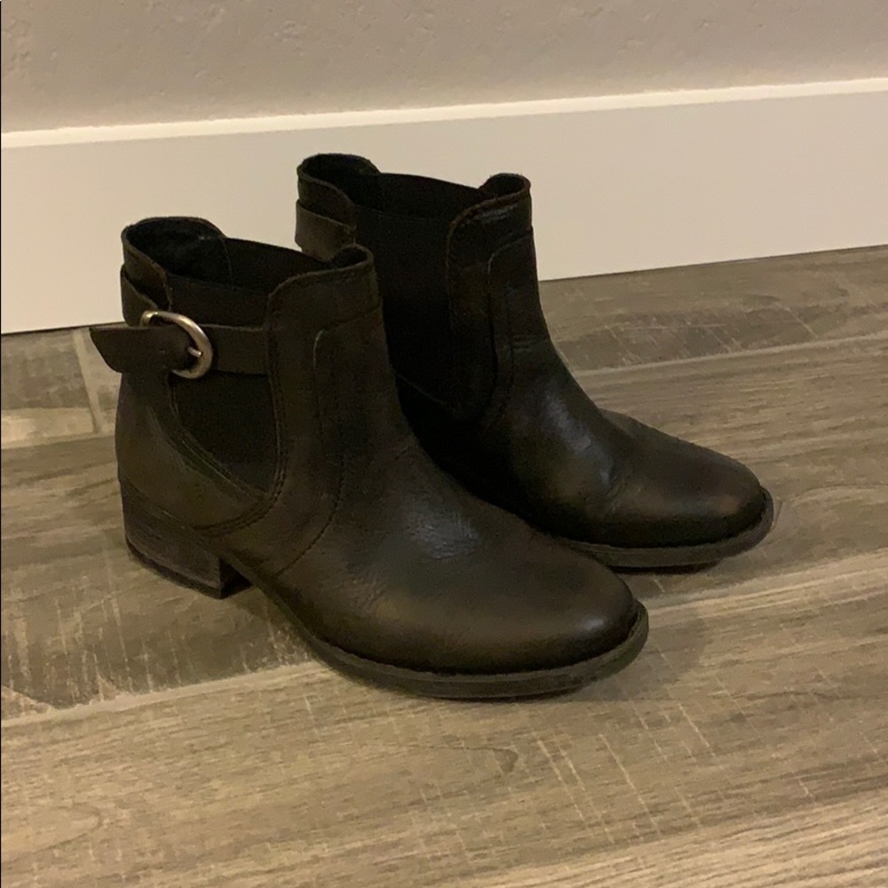 Women’s Born Chelsea Boots